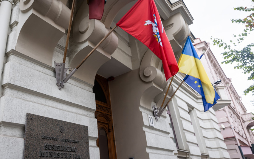 Vyriausybė pritarė Klaipėdos valstybinio jūrų uosto direkcijos, „Oro navigacijos” ir Kelių dir...