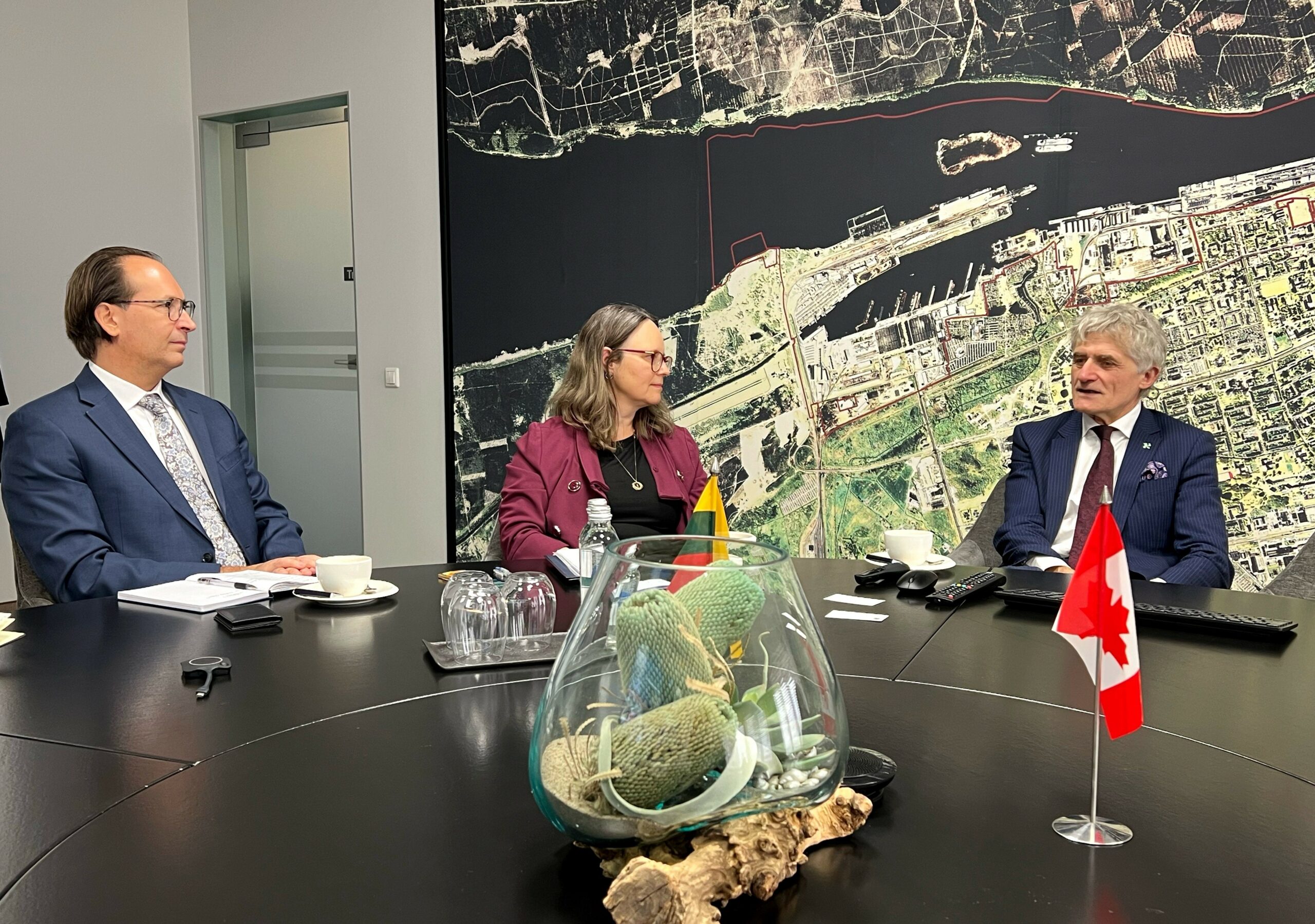 Uosto direkcijoje – Kanados ambasadorė