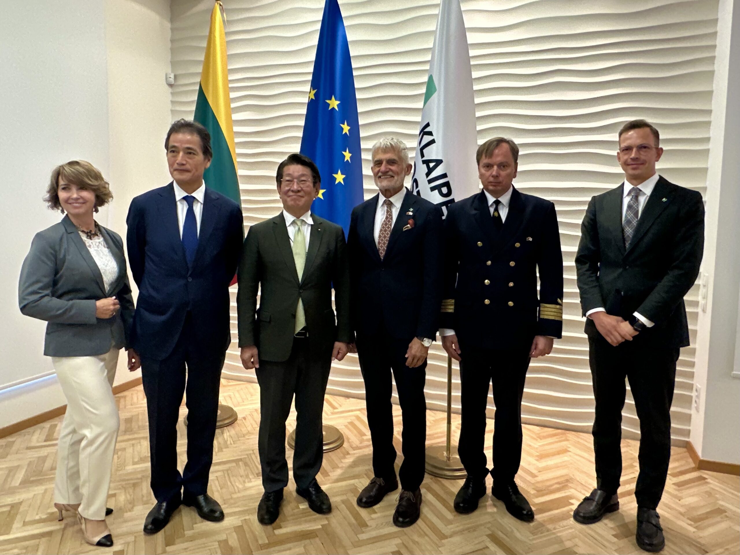 Klaipėdos uostui – partnerių iš Japonijos dėmesys: stiprinami ryšiai ir brėžiamos ateities perspekty...
