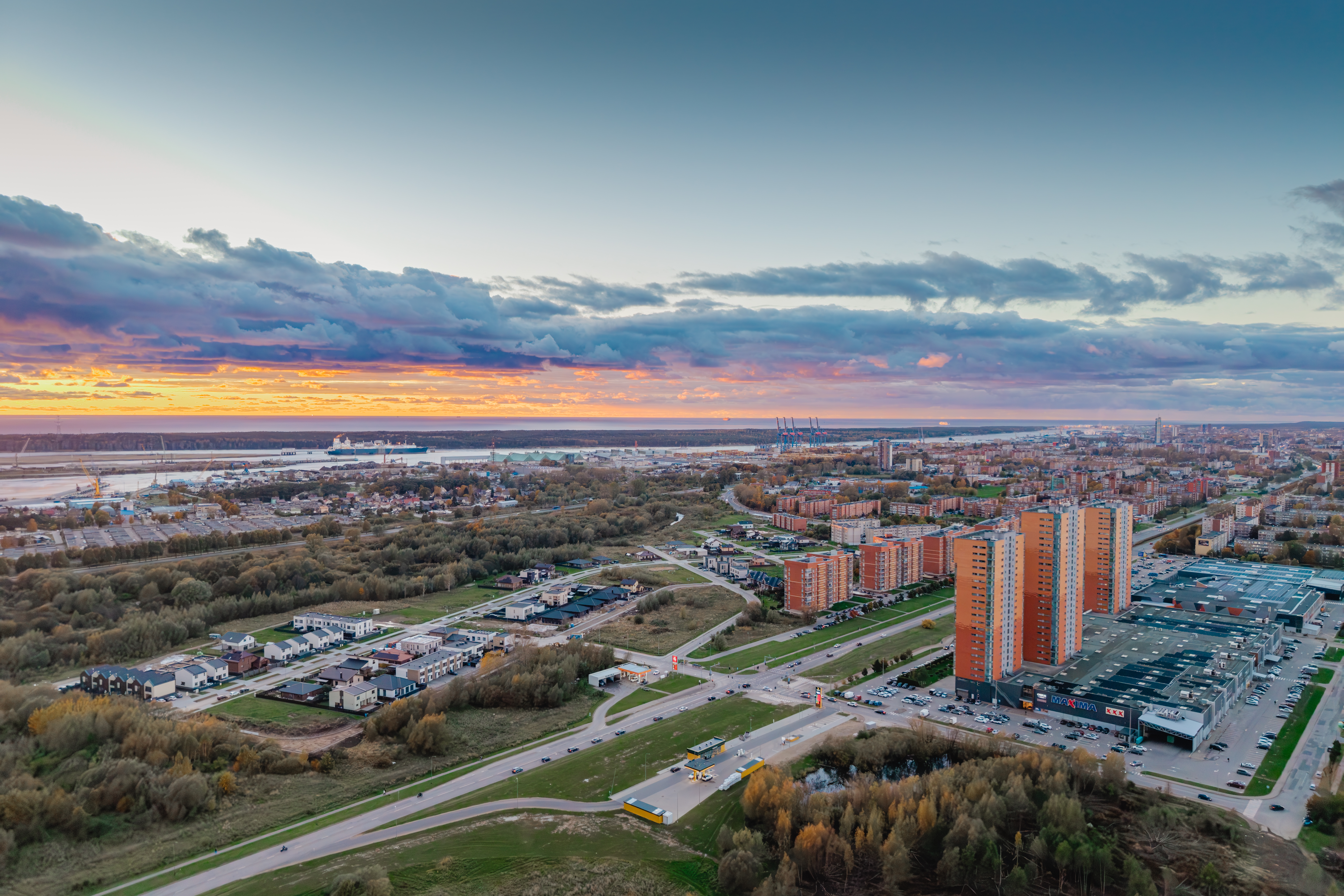 Uostas miestui. Uosto direkcija ieško sprendimų: sunkiasvorio transporto laukimo aikštelė – užmiesty...