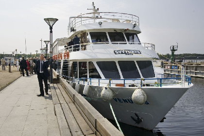 „Skriski, poezijos paukšte, virš jūros“