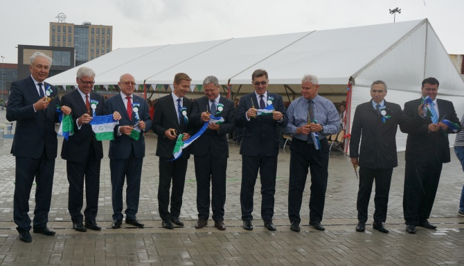 Klaipėdos uoste iškilmingai atidarytas naujas terminalas