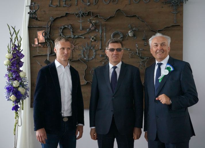 Centrinį Klaipėdos terminalą papuošė įspūdingas kalvių darbas