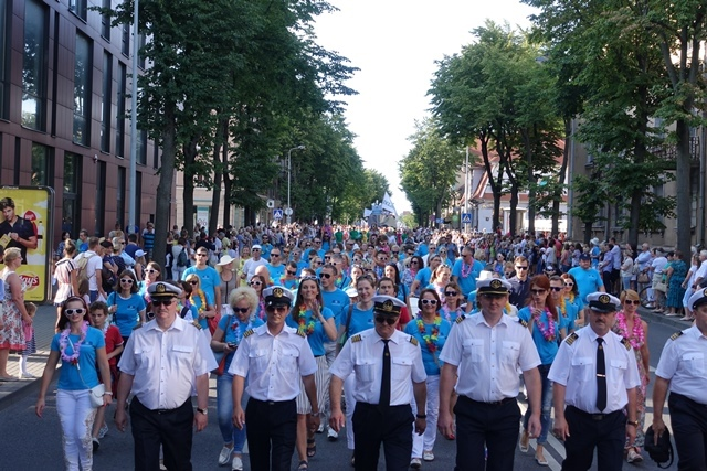 Jūros šventės eisena paskelbė jūriškiausio renginio pradžią