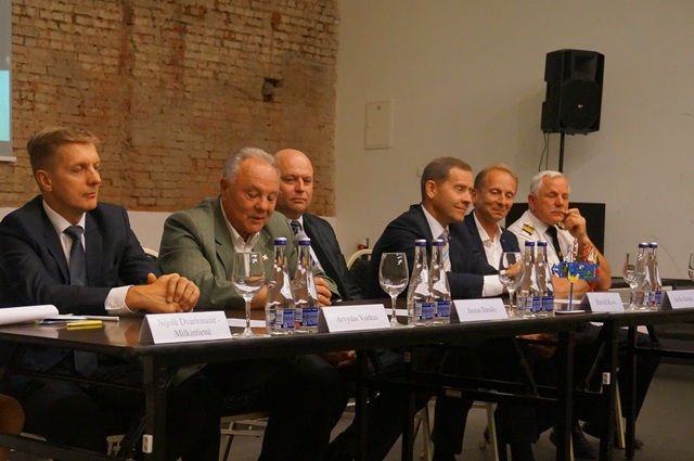 Naujausia uosto istorija sudėta metraštyje