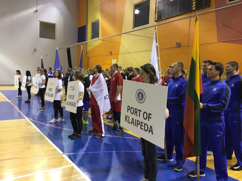 Baltijos uostų atstovai susitinka krepšinio aikštelėje