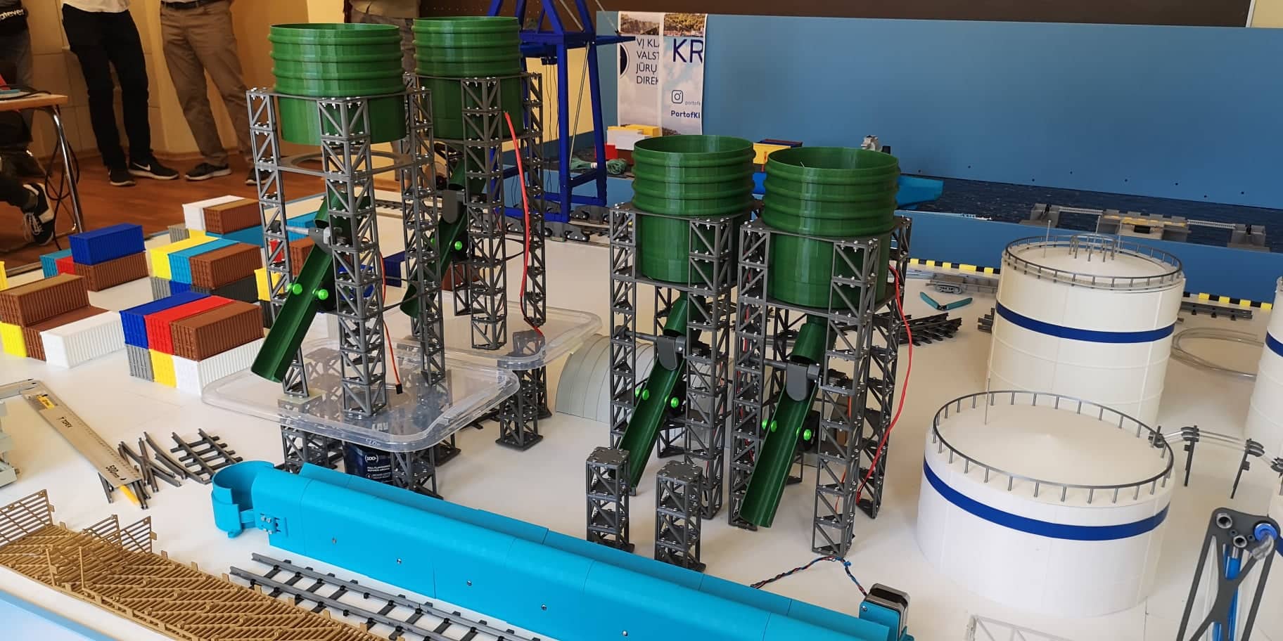 3D spausdintuvais kuriamas jūrų uosto modelis